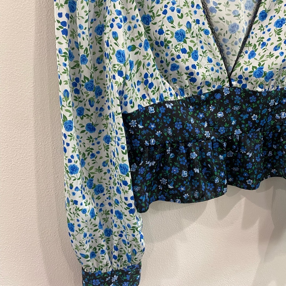Zara | Cropped Floral Blouse - Picture 4 of 11